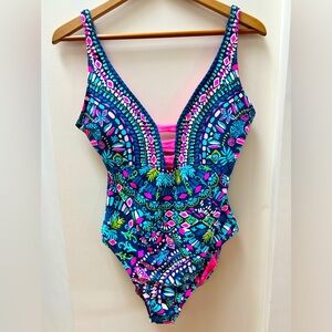 Lilly Pulitzer stunning one piece swimsuit - Size 12